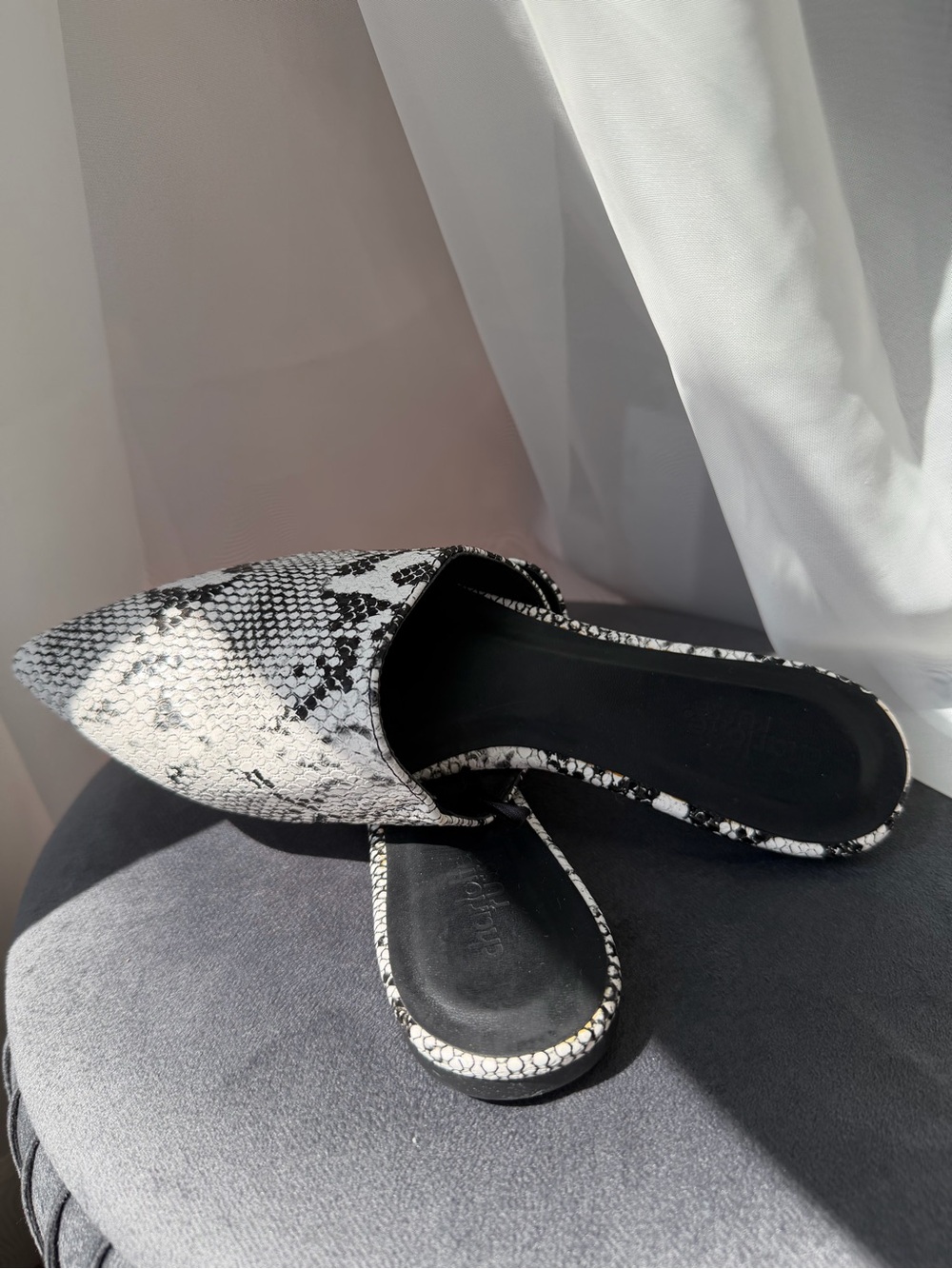 Charlotte Russe Black & White Snake-Print Pointed Slide Mules
